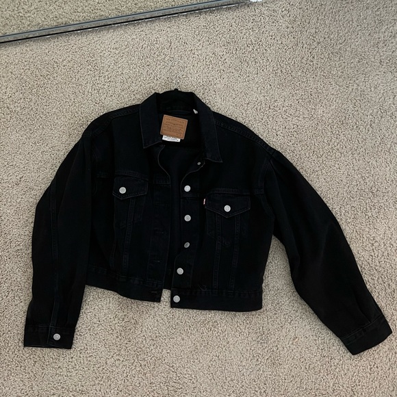 LEVI’s Black Trucker Jacket Size Medium